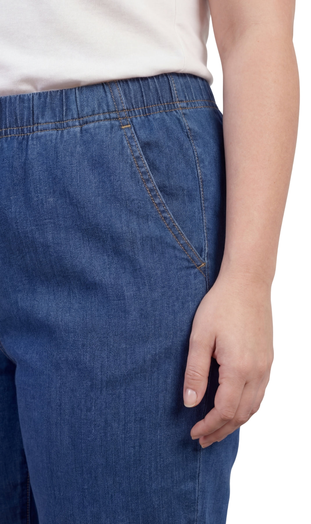 Women's Lightweight Pull-On Denim Jeans with Elastic Waist – Relaxed Fit Stretch Jeans for Casual Everyday Wear